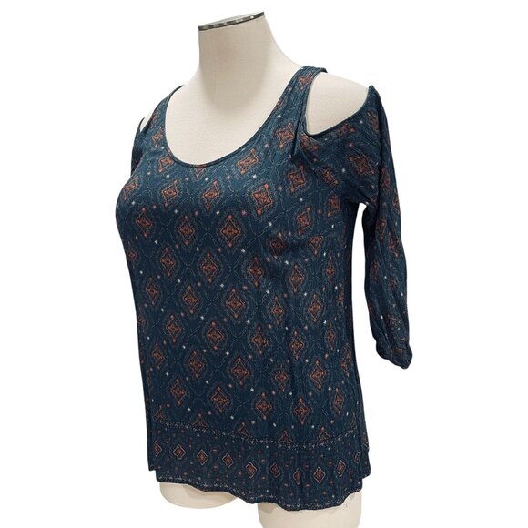 Torrid Cold Shoulder Top Size 1 Boho Print Rayon Scoop Neck Plus Casual Chic - Picture 9 of 9